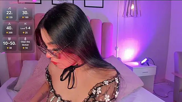 mara swan  online show from 11/10/25, 07:24