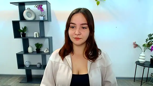 OliviaMontgommery online show from 10/18/25, 05:43