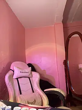 Snapshot of Funtasee_Andi chatting on 04/10/26, 07:07 Funtasee Andi online show from 04/10/26, 07:07