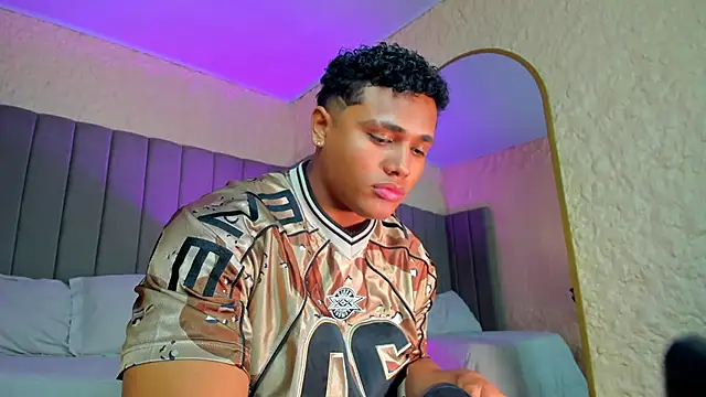 lebron james25 online show from 10/03/25, 12:46