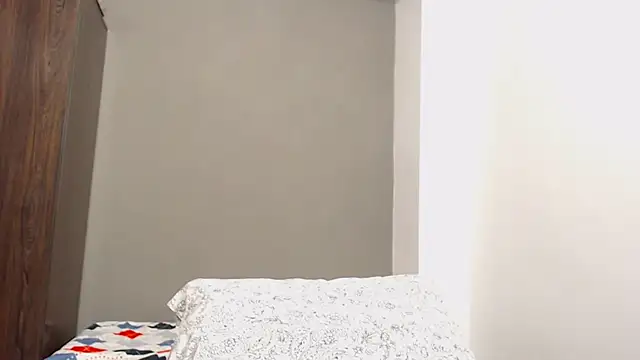 Snapshot of SamyBigTitis chatting on 10/05/25, 01:59 SamyBigTitis online show from 10/05/25, 01:59