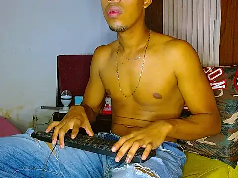 Snapshot of andreswj_bigcock23 chatting on 10/05/25, 10:07 andreswj bigcock23 online show from 10/05/25, 10:07