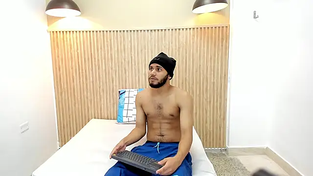 Adamss 23 online show from 10/05/25, 07:45