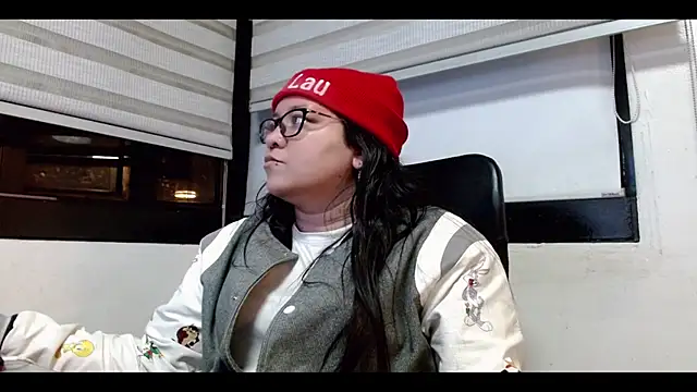 Xander Taylor  online show from 10/25/25, 04:20