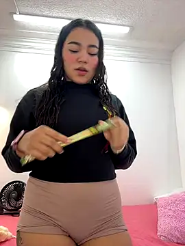 Snapshot of _Sarita_1 chatting on 11/11/25, 02:11 Sarita 1 online show from 11/11/25, 02:11