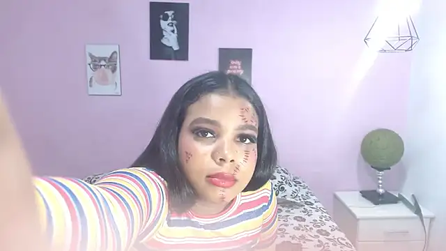 Snapshot of alessia_nichols chatting on 10/27/25, 08:57 alessia nichols online show from 10/27/25, 08:57