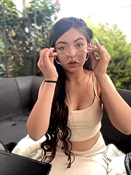 KyliePink  online show from 10/10/25, 05:45