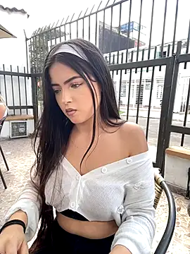 KyliePink  online show from 10/15/25, 06:19