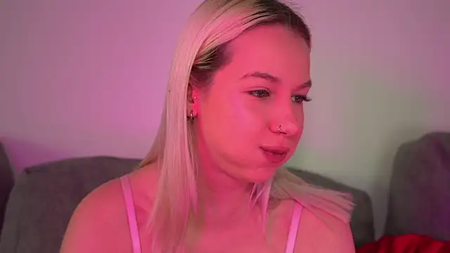 Snapshot of RanyThomson chatting on 04/26/26, 08:45 RanyThomson online show from 04/26/26, 08:45