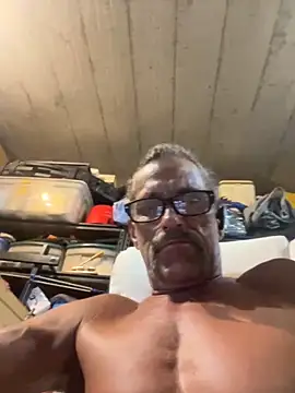 Snapshot of Tommy_Love23 chatting on 10/24/25, 02:30 Tommy Love23 online show from 10/24/25, 02:30