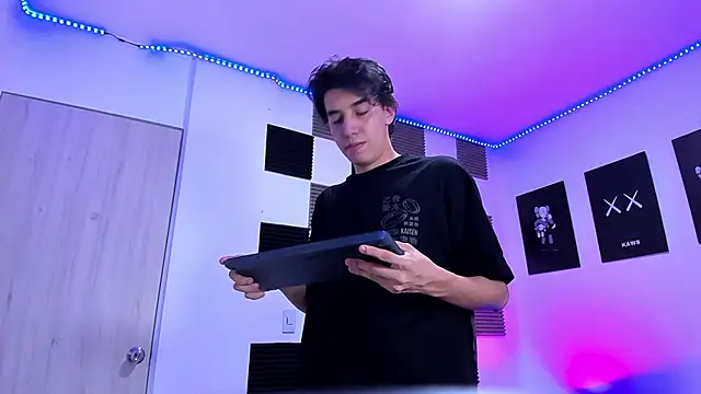 Snapshot of jeycobb chatting on 04/08/26, 01:16 jeycobb online show from 04/08/26, 01:16