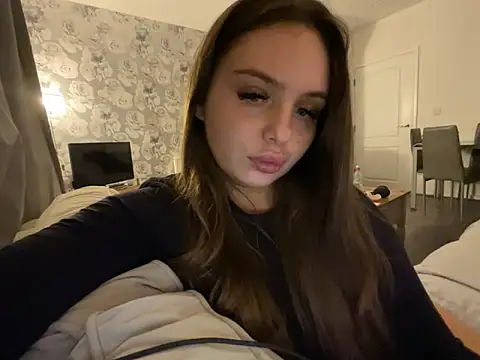 Snapshot of EllaStarrxxx chatting on 10/22/25, 09:47 EllaStarrxxx online show from 10/22/25, 09:47