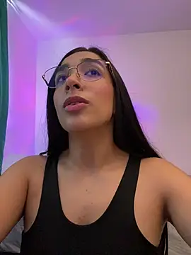 Snapshot of SabrinaEvanss_ chatting on 03/06/26, 06:37 SabrinaEvanss online show from 03/06/26, 06:37