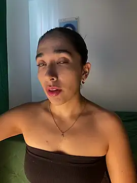 Snapshot of SabrinaEvanss_ chatting on 03/25/26, 08:37 SabrinaEvanss online show from 03/25/26, 08:37