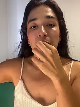 Snapshot of SabrinaEvanss_ chatting on 04/14/26, 09:32 SabrinaEvanss online show from 04/14/26, 09:32