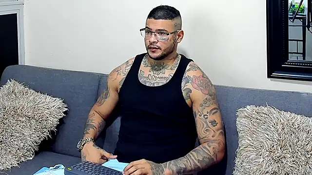 Snapshot of MICHELL_ARTHUS_ chatting on 10/09/25, 10:19 MICHELL ARTHUS online show from 10/09/25, 10:19