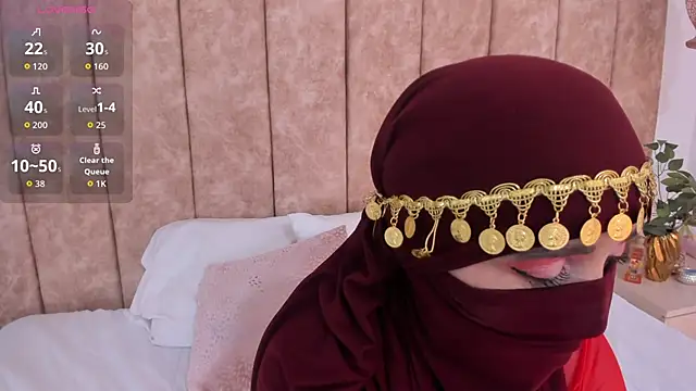 Snapshot of _alishaa_c chatting on 10/23/25, 10:30 alishaa c online show from 10/23/25, 10:30