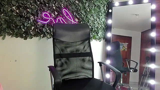 Snapshot of Samanta_Ortiz chatting on 11/25/25, 07:03 Samanta Ortiz online show from 11/25/25, 07:03