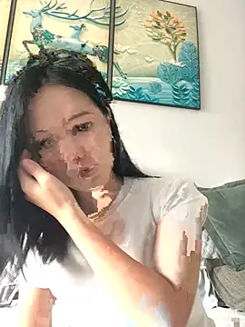 Snapshot of Mile-m chatting on 06/30/26, 05:30 Mile-m online show from 06/30/26, 05:30