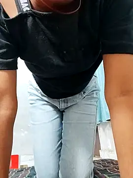 Snapshot of Saniya_Doll chatting on 10/14/25, 08:26 Saniya Doll online show from 10/14/25, 08:26