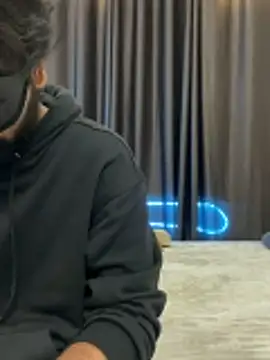 vickyandtania online show from 12/22/25, 05:10