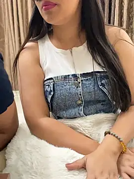 Snapshot of vickyandtania chatting on 03/20/26, 04:56 vickyandtania online show from 03/20/26, 04:56