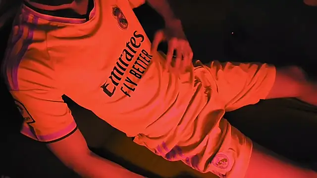 Laine2kx online show from 10/27/25, 04:22