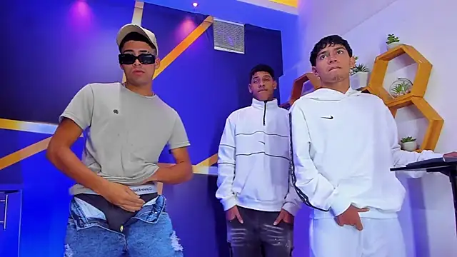 Play boys Hot2 online show from 10/05/25, 12:25