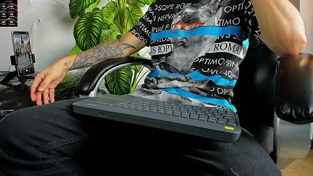 2 fire online show from 11/01/25, 09:17