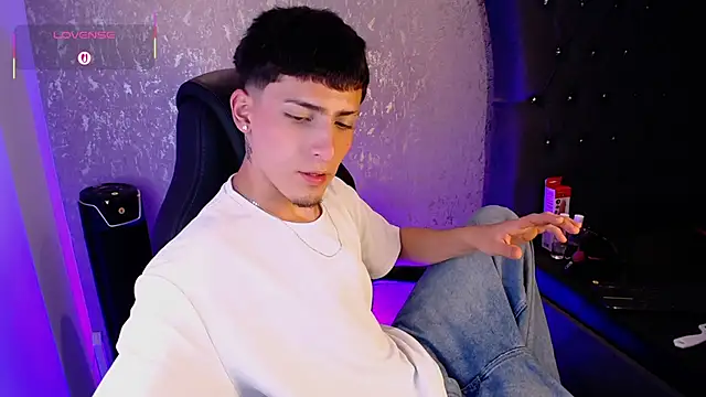 MateoMitchell online show from 12/14/25, 05:57