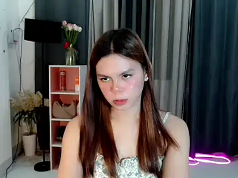 Snapshot of buttycamillex chatting on 06/07/26, 06:00 buttycamillex online show from 06/07/26, 06:00