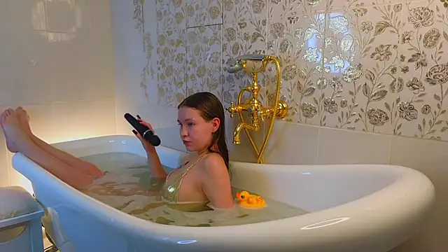 MarindaRuud online show from 12/03/25, 12:36