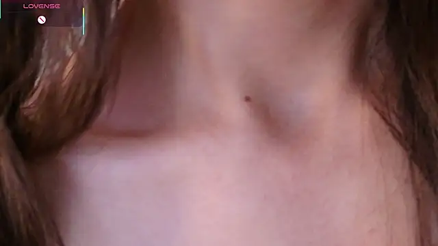 Snapshot of Playful_Lia chatting on 10/10/25, 03:33 Playful Lia online show from 10/10/25, 03:33