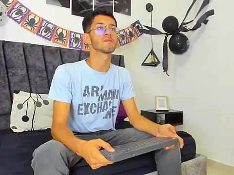 ianthompsoncut online show from 10/15/25, 03:28