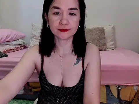 Snapshot of KissHott chatting on 05/18/26, 06:08 KissHott online show from 05/18/26, 06:08