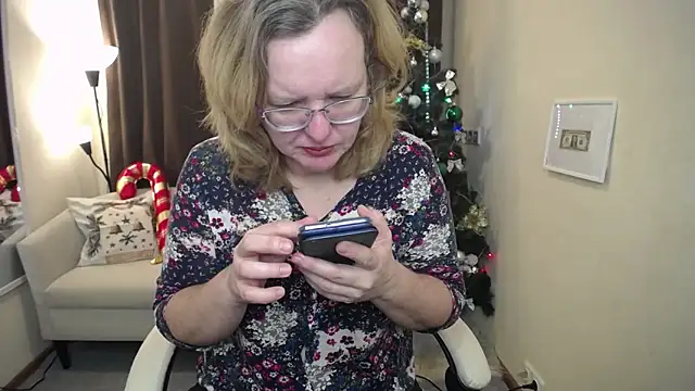 VestaWoody online show from 12/02/25, 07:25