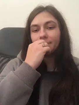 Snapshot of Twolatte1520 chatting on 11/04/25, 10:14 Twolatte1520 online show from 11/04/25, 10:14