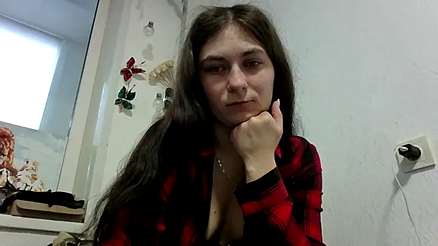 Snapshot of Twolatte1520 chatting on 03/06/26, 10:45 Twolatte1520 online show from 03/06/26, 10:45