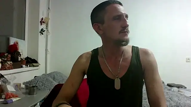 Snapshot of Twolatte1520 chatting on 04/03/26, 07:01 Twolatte1520 online show from 04/03/26, 07:01