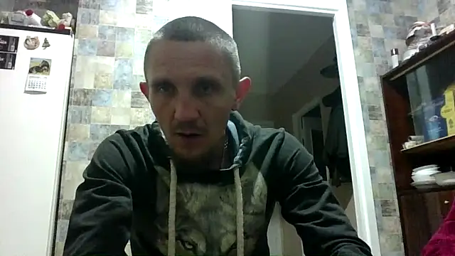 Snapshot of Twolatte1520 chatting on 04/13/26, 06:02 Twolatte1520 online show from 04/13/26, 06:02