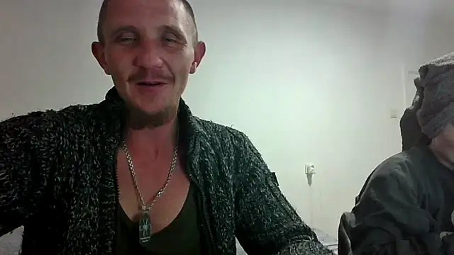 Snapshot of Twolatte1520 chatting on 04/14/26, 07:20 Twolatte1520 online show from 04/14/26, 07:20