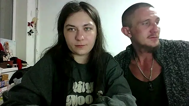 Snapshot of Twolatte1520 chatting on 04/15/26, 06:15 Twolatte1520 online show from 04/15/26, 06:15