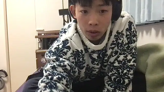 Snapshot of aooya chatting on 12/14/25, 09:52 aooya online show from 12/14/25, 09:52