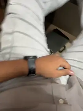 Snapshot of kartik_12098 chatting on 10/06/25, 06:44 kartik 12098 online show from 10/06/25, 06:44