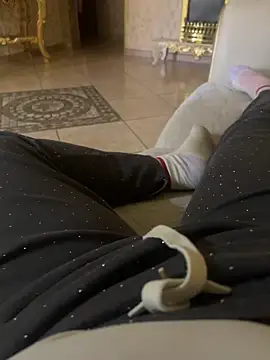 Snapshot of Bionda19 chatting on 11/10/25, 08:13 Bionda19 online show from 11/10/25, 08:13