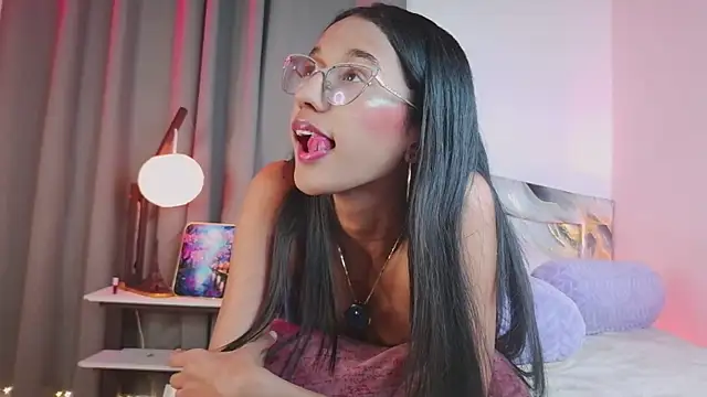 luna valen online show from 11/19/25, 09:04