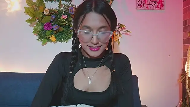 Snapshot of luna_valen chatting on 03/06/26, 03:14 luna valen online show from 03/06/26, 03:14