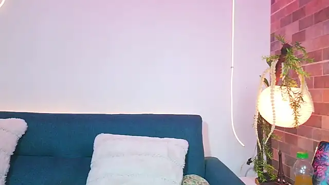 Snapshot of luna_valen chatting on 03/28/26, 03:17 luna valen online show from 03/28/26, 03:17