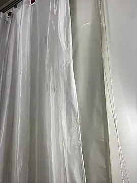 Rose monroee online show from 04/04/26, 07:33