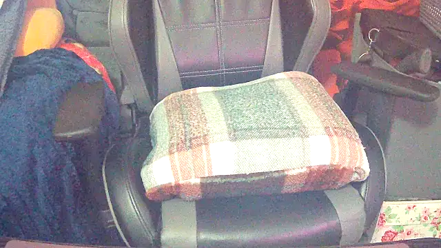 Playful MILF Demi online show from 02/16/26, 10:50